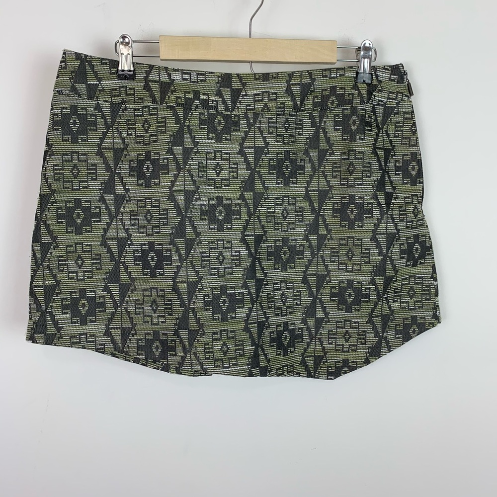 Kensie large dusty olive Aztec skort NWT